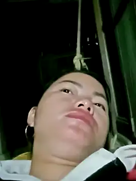 Snapshot of emly-xinh18 chatting on 11/13/25, 09:47 emly-xinh18 online show from 11/13/25, 09:47