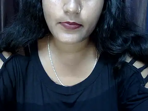 Snapshot of SURBHI_98 chatting on 09/22/25, 06:48 SURBHI 98 online show from 09/22/25, 06:48