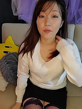 M Kaede online show from 11/28/25, 07:38