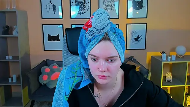 LisaMitchell online show from 10/25/25, 02:08