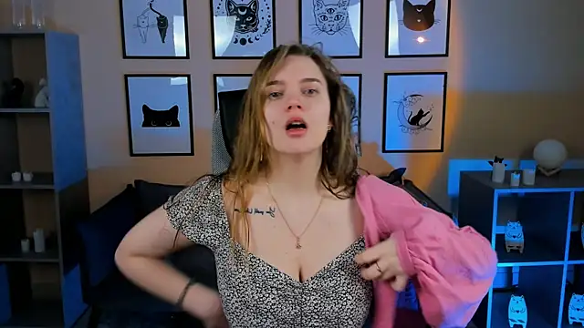 LisaMitchell online show from 10/29/25, 02:25