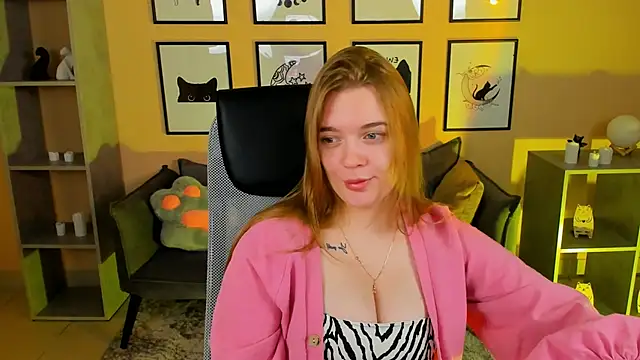 LisaMitchell online show from 11/14/25, 02:43