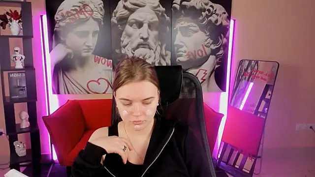 LisaMitchell online show from 11/15/25, 02:42