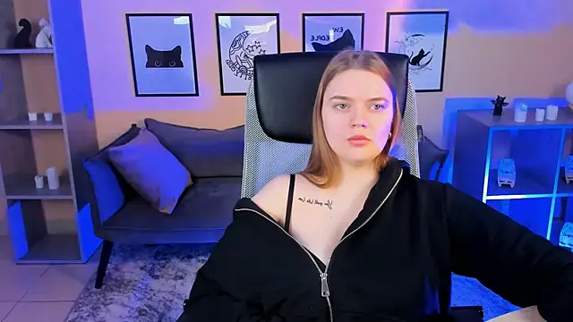 LisaMitchell online show from 11/21/25, 02:32