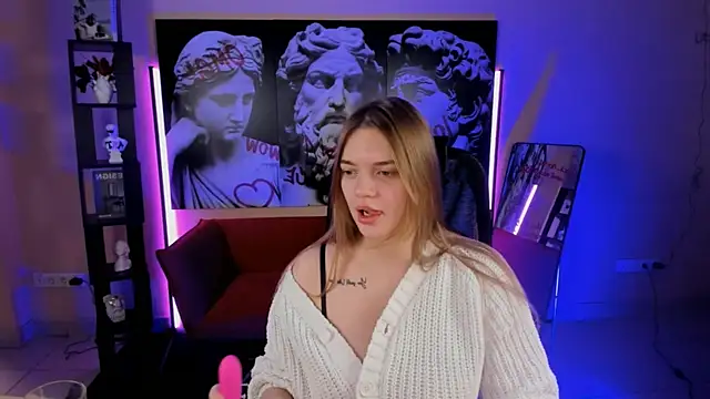 LisaMitchell online show from 11/22/25, 02:43