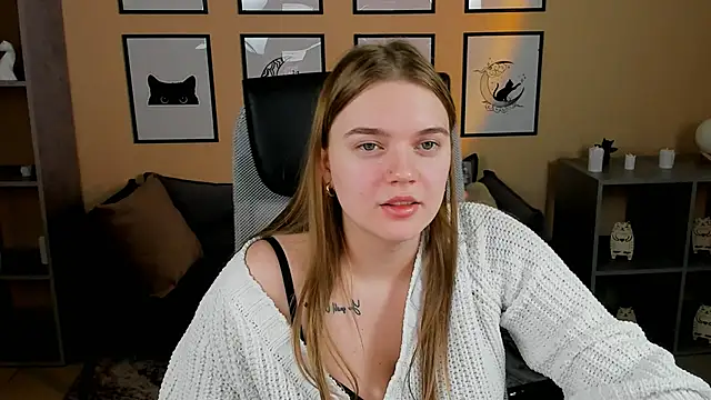 LisaMitchell online show from 11/25/25, 02:44