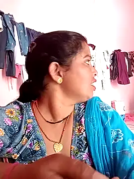 Snapshot of Hott_locky chatting on 10/06/25, 05:49 Hott locky online show from 10/06/25, 05:49