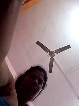 Snapshot of Hott_locky chatting on 10/12/25, 09:47 Hott locky online show from 10/12/25, 09:47