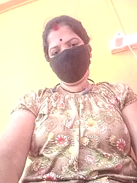 Snapshot of Hott_locky chatting on 11/02/25, 09:33 Hott locky online show from 11/02/25, 09:33