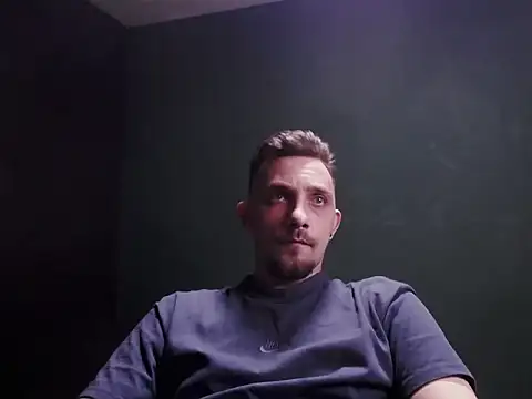 guesswhatbitch online show from 11/20/25, 05:51