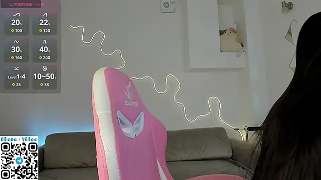 Helen Spark online show from 11/12/25, 02:01