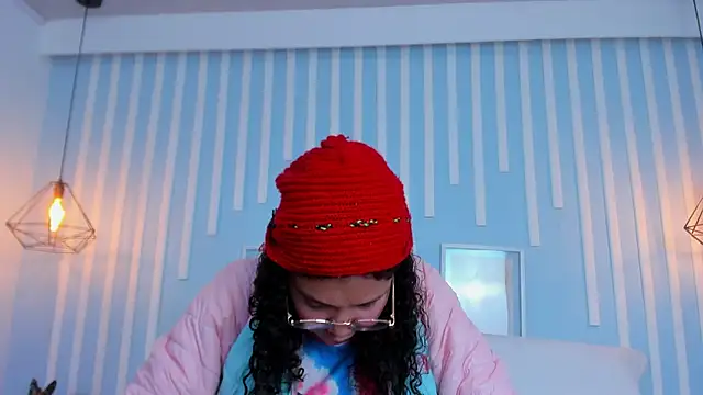 Snapshot of SweetStarr_ chatting on 10/09/25, 12:36 SweetStarr online show from 10/09/25, 12:36