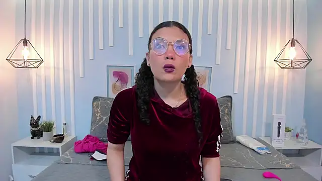 Snapshot of SweetStarr_ chatting on 10/22/25, 12:49 SweetStarr online show from 10/22/25, 12:49