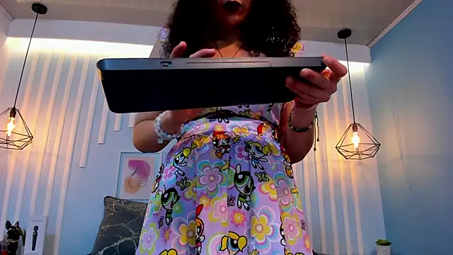 Snapshot of SweetStarr_ chatting on 11/03/25, 01:12 SweetStarr online show from 11/03/25, 01:12