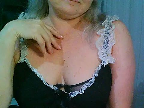 Snapshot of Blue-sky69 chatting on 10/13/25, 05:13 Blue-sky69 online show from 10/13/25, 05:13