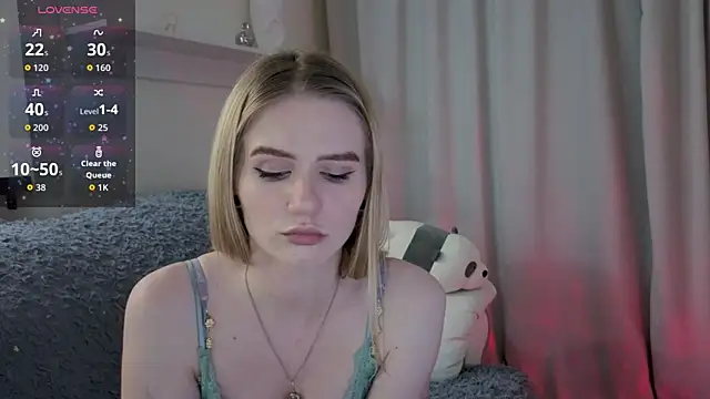 Snapshot of Ange_Lus chatting on 10/20/25, 07:25 Ange Lus online show from 10/20/25, 07:25