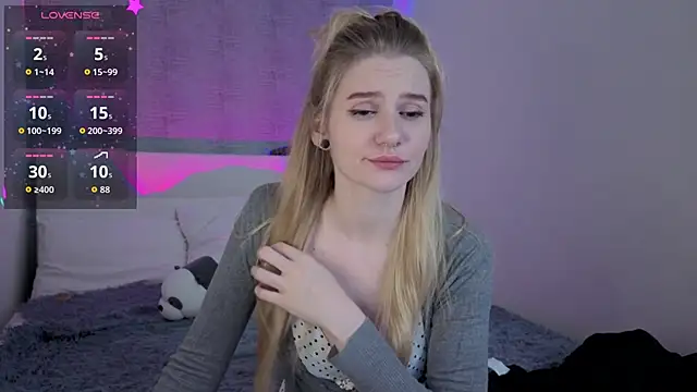 Snapshot of Ange_Lus chatting on 11/14/25, 11:02 Ange Lus online show from 11/14/25, 11:02