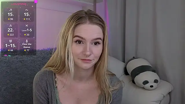 Snapshot of Ange_Lus chatting on 11/18/25, 04:22 Ange Lus online show from 11/18/25, 04:22