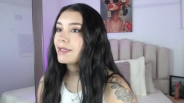 Snapshot of miawhite_x1 chatting on 10/04/25, 01:09 miawhite x1 online show from 10/04/25, 01:09