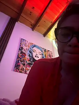 Agatha210 online show from 10/12/25, 11:37