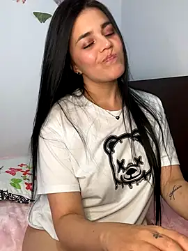 sophy whiite  online show from 10/08/25, 09:45