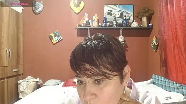 Sasharosee2 online show from 10/31/25, 12:39