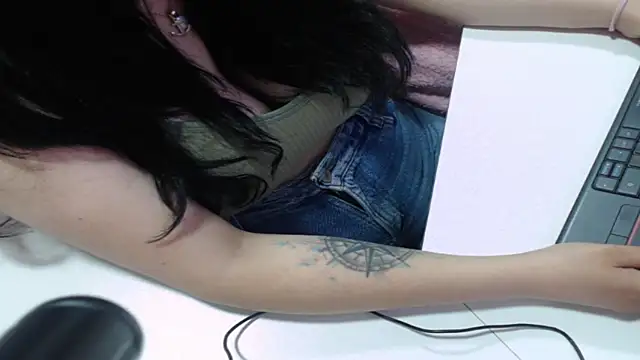 valery cute 18 online show from 10/06/25, 12:02