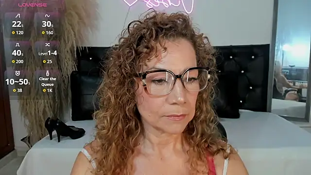 Snapshot of Jademommy_ chatting on 10/06/25, 03:53 Jademommy online show from 10/06/25, 03:53