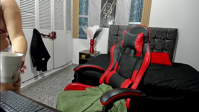 megan yq online show from 10/21/25, 12:55