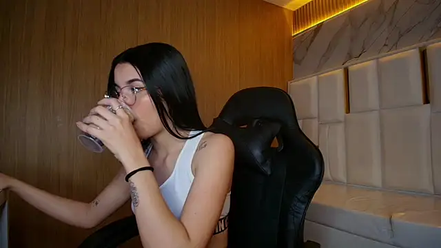 sophiadoll tf online show from 10/10/25, 01:32