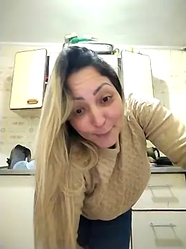 Lunita86 online show from 10/12/25, 10:31