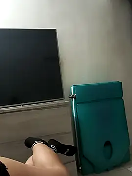 jenpaoo6- online show from 10/14/25, 09:48