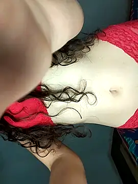 Snapshot of -Esmeralda chatting on 09/25/25, 04:43 -Esmeralda online show from 09/25/25, 04:43