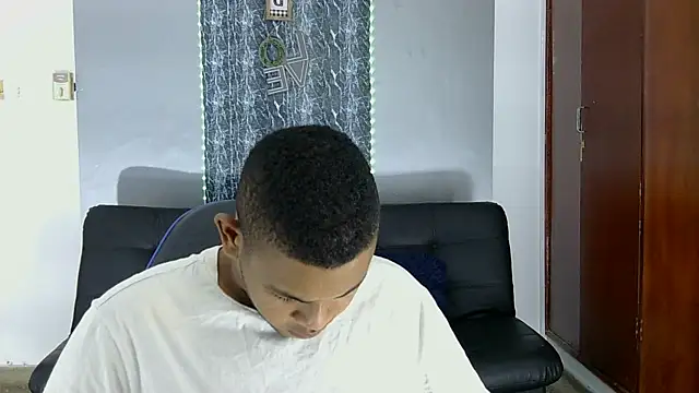 Snapshot of Dios_es_amor1006 chatting on 10/01/25, 05:35 Dios es amor1006 online show from 10/01/25, 05:35