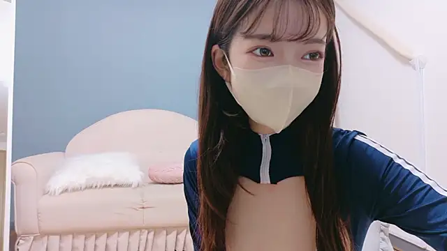 Mirai H ch online show from 10/19/25, 04:57