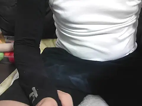 Snapshot of smoky29dirty chatting on 09/18/25, 07:21 smoky29dirty online show from 09/18/25, 07:21