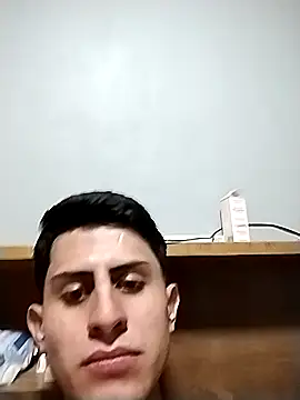 Snapshot of MANU10R27 chatting on 09/17/25, 07:32 MANU10R27 online show from 09/17/25, 07:32