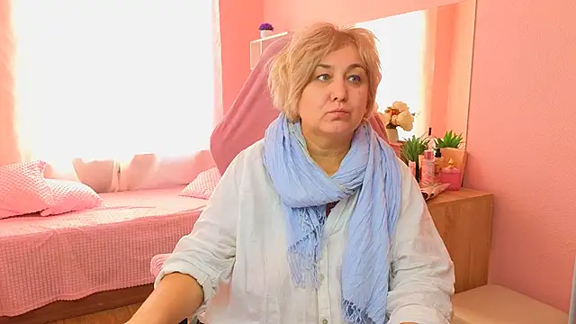 Marta Wils online show from 10/15/25, 02:11