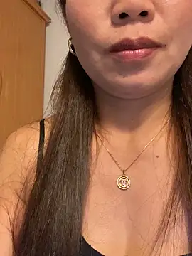 Snapshot of Milky-milk chatting on 11/03/25, 02:40 Milky-milk online show from 11/03/25, 02:40