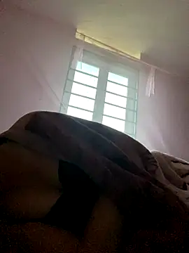 Snapshot of Milky-milk chatting on 11/19/25, 11:38 Milky-milk online show from 11/19/25, 11:38