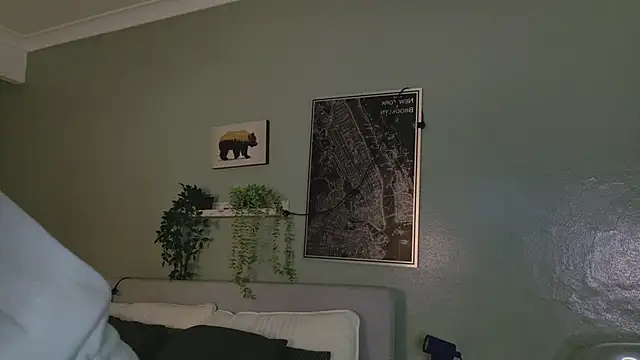 KeendraFox  online show from 10/28/25, 10:19