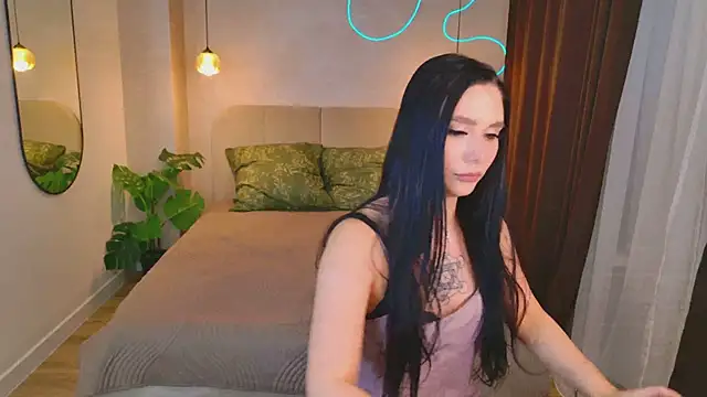 Snapshot of B_Monica_ chatting on 10/19/25, 09:04 B Monica online show from 10/19/25, 09:04