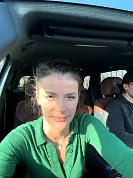 Snapshot of fit_vic chatting on 11/11/25, 12:38 fit vic online show from 11/11/25, 12:38