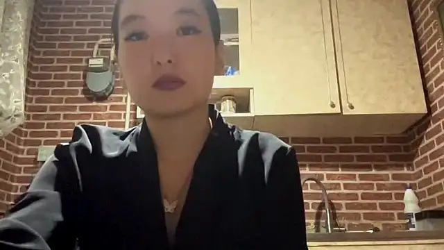 EmmaLeexth online show from 09/19/25, 02:18