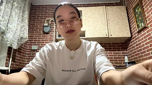 EmmaLeexth online show from 10/02/25, 02:13