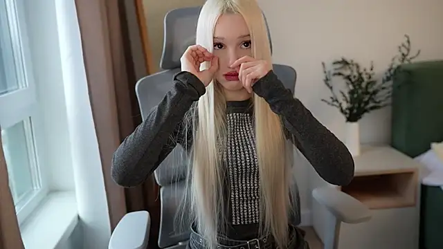 Laura Obsidian online show from 11/03/25, 07:09