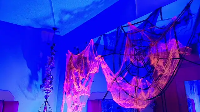 SabrinaV  online show from 10/14/25, 11:33