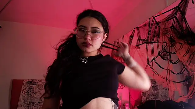 SabrinaV  online show from 10/22/25, 11:32