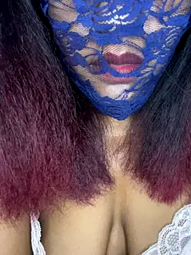 Snapshot of morjana2001 chatting on 11/25/25, 11:27 morjana2001 online show from 11/25/25, 11:27