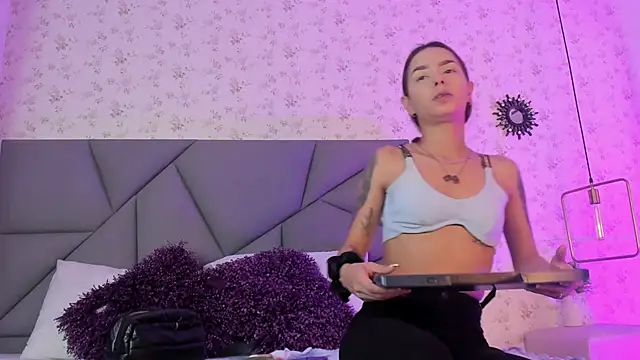 meganandtylerr19 online show from 11/15/25, 12:13